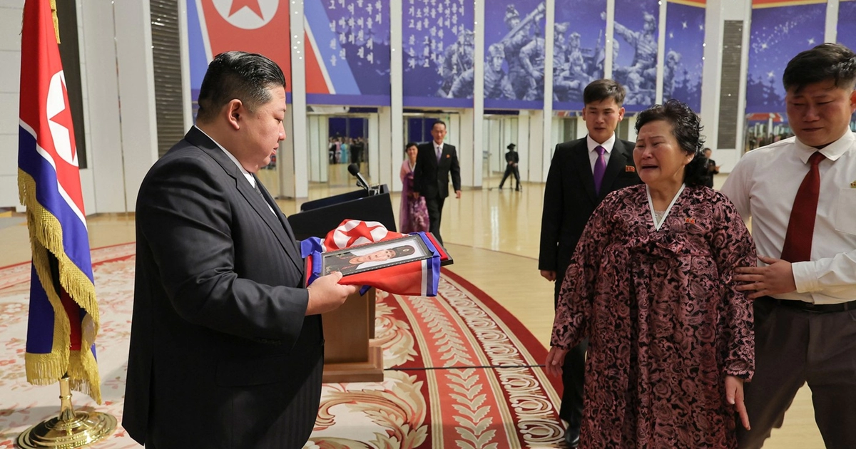 Kim Jong-un primio obitelji sjevernokorejskih vojnika ubijenih u Rusiji
